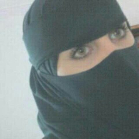 BBM: 7D1F11B9               Kik:noofh324
