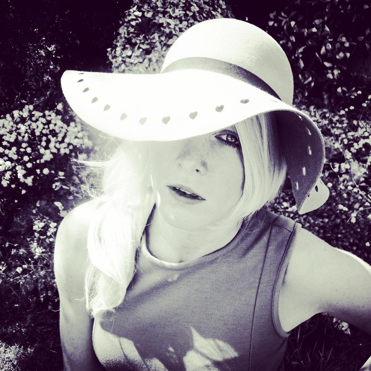 I'm @Hannah_Bucko ... High Street fashion lover + Founder of Miss High Street website http://t.co/uQaVYxhWVz
