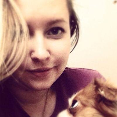 Хочу думать беззаботно. Живу в прекрасном городе. Люблю говорить с людьми. Я очень коммуникабельная в жизни.