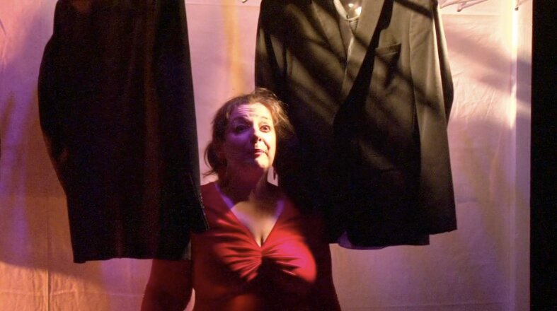 Une pièce de Delphine Gustau, mise en scène de David Negroni, et jouée par Coralie Émilion. Du 22/06 au 23/07 Manufacture des Abbesses