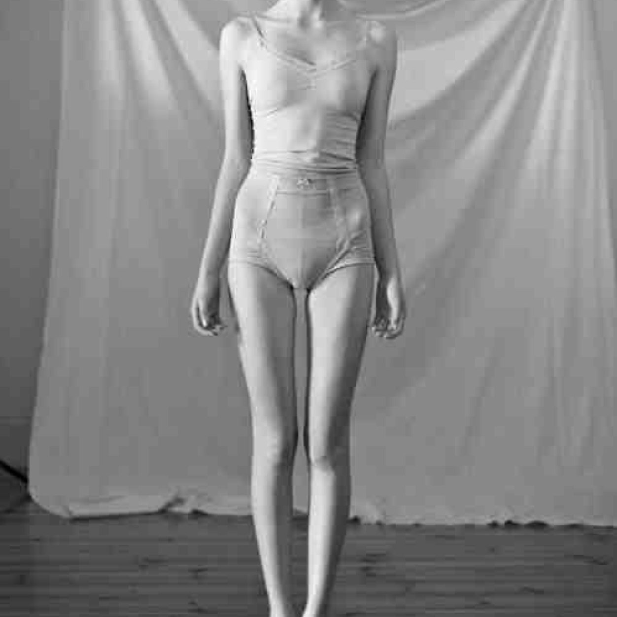 •*•*•*•*•if i can't be pretty, i'll be skinny•*•*•*•*•