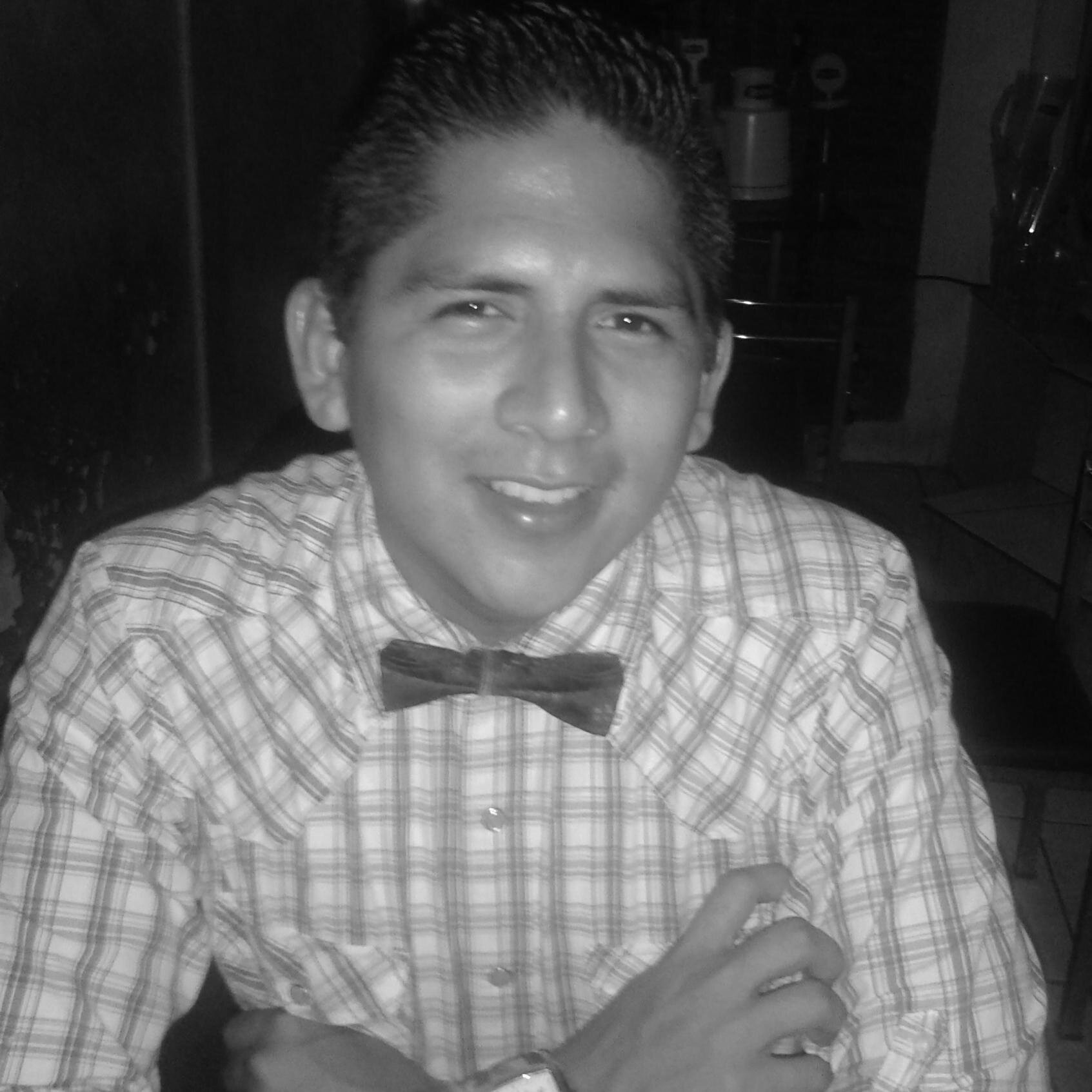 Estudiante de Gastronomía, Amante de la Cocteleria Clásica Moderna y Flair Bartending.    WHAT YOU SEE WITH YOUR EYES, I FEEL WITH MY HEART.