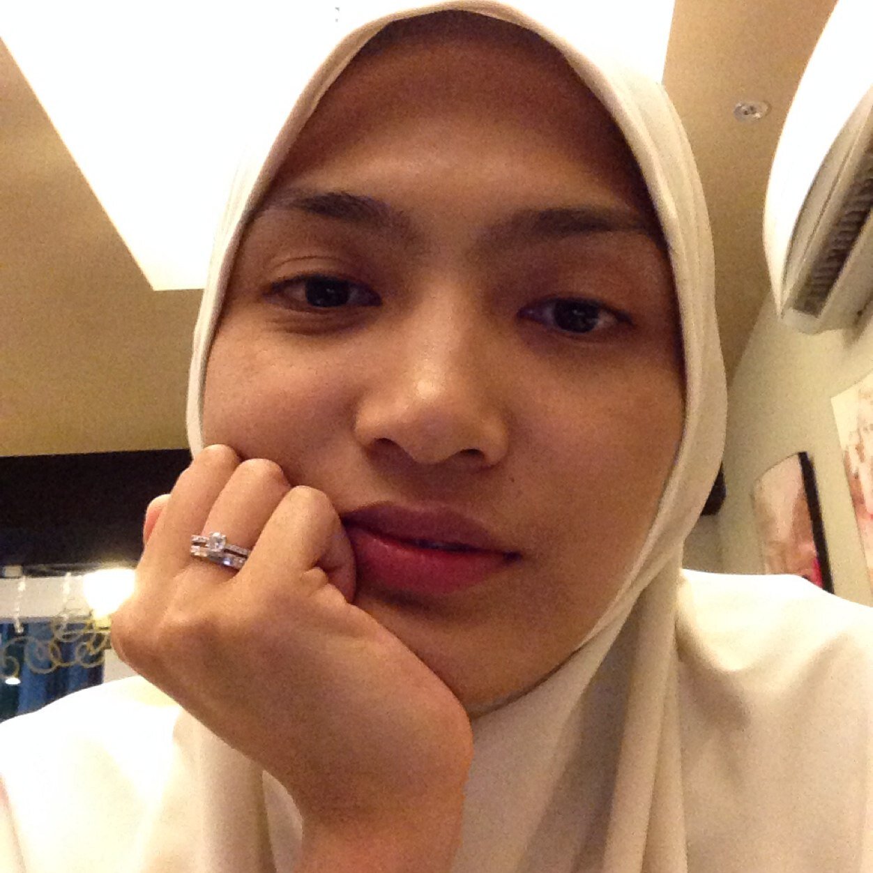 eishhamzad's profile picture. unpredictable