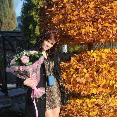 Живу в прекрасном городе. Люблю говорить с людьми. Я очень коммуникабельная в жизни. Хочу думать беззаботно.