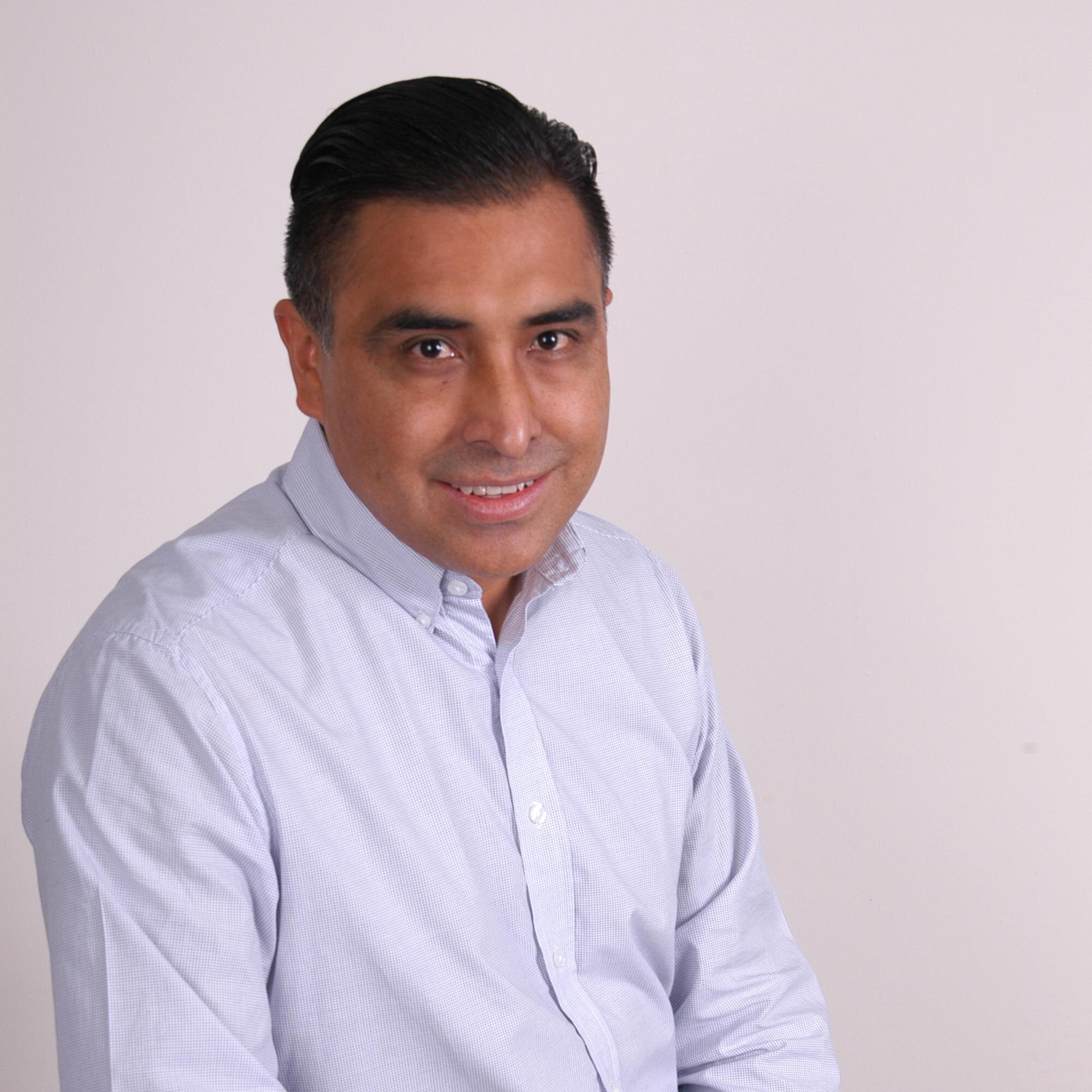 Periodista especializado en el proceso por el que se comercializa la tecnología y los servicios relacionados en México y el mundo