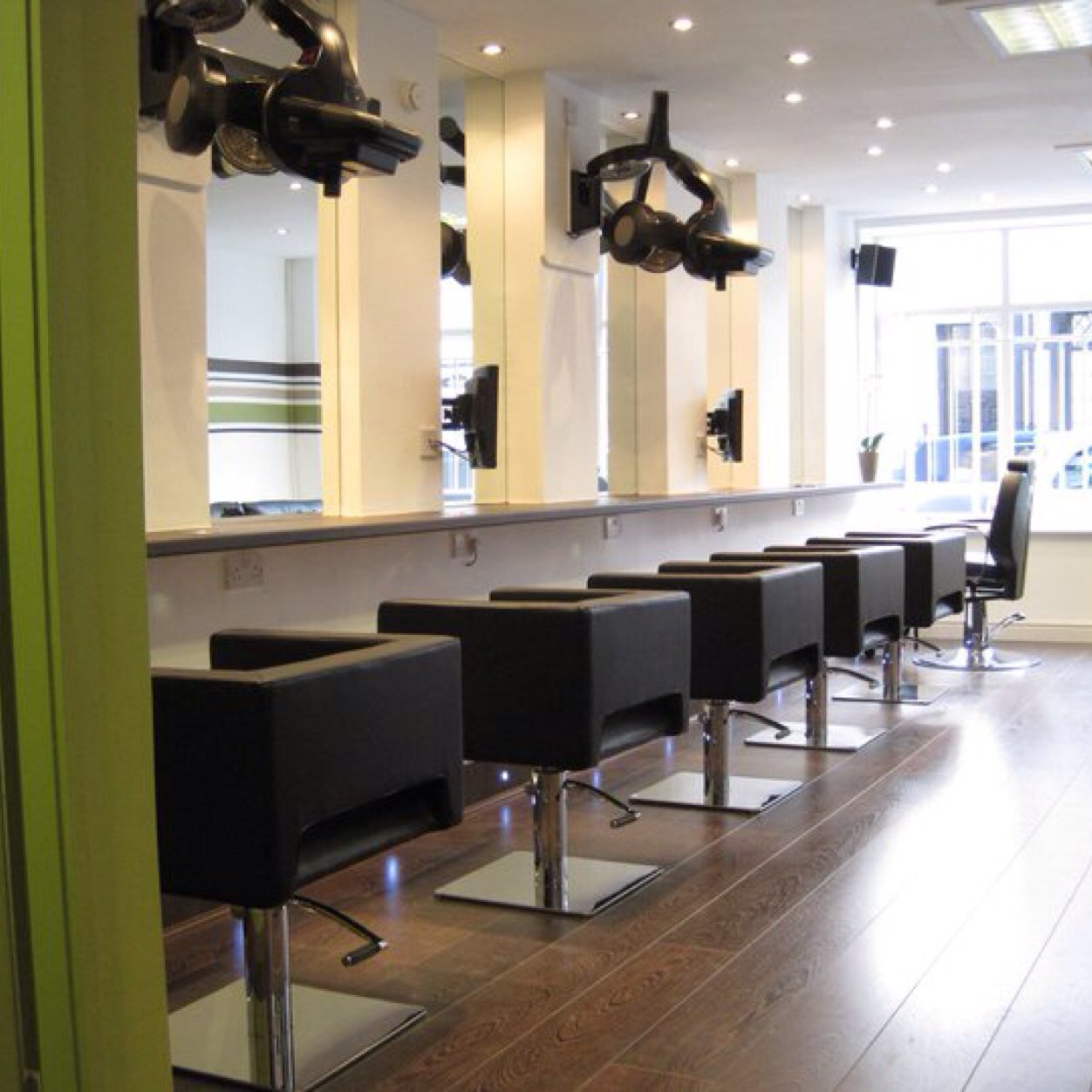 zanelewishair's profile picture. 