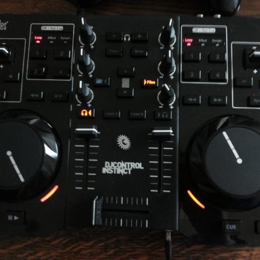 dj en houd veel van muziek/remixen