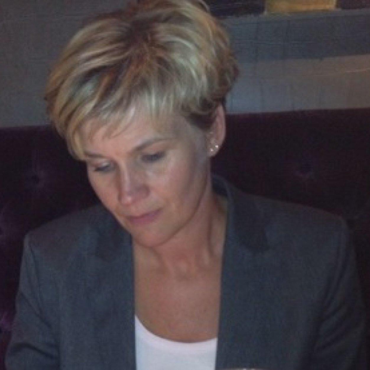 PetraReitsma's profile picture. moeder van 2 zonen, administratiefmedewerker De Hypotheker, etaleuse, tennis, muziek. Mavo Akkrum, MDS Leeuwarden, MTS presentatie Zwolle.