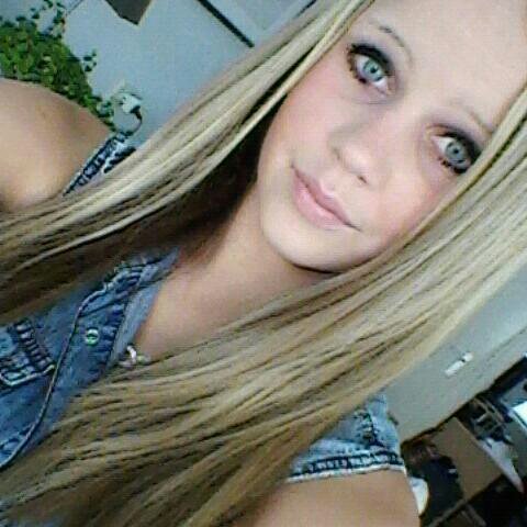 ◆noordik    ◇vroomshoop  ◆14 jaartjes  ◇best friend amanda