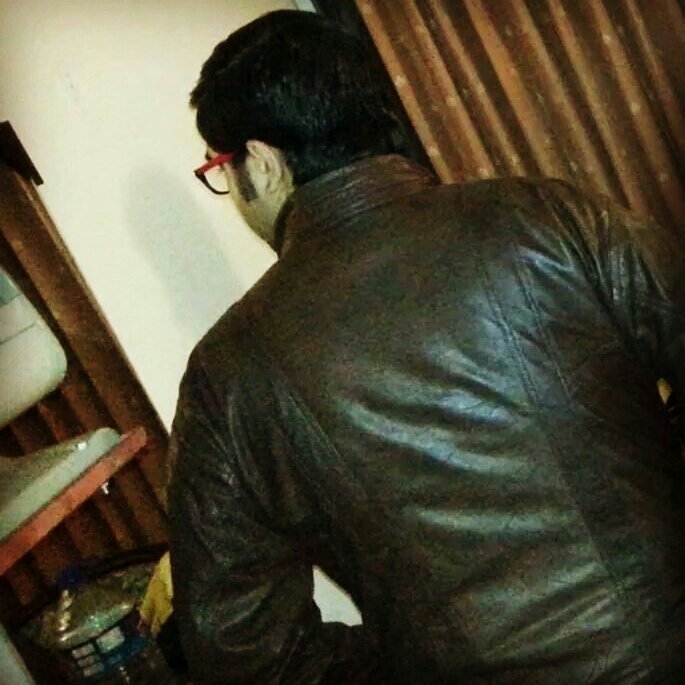 Love to do politics, Die hard fan of #PMLN, a debater, studying Chartered Accountancy. Pakistan Zindabad !!