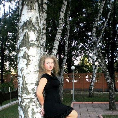 Просто люблю разговаривать. Живу в интересном городе. Пытаюсь думать не как все. Общительная как человек.
