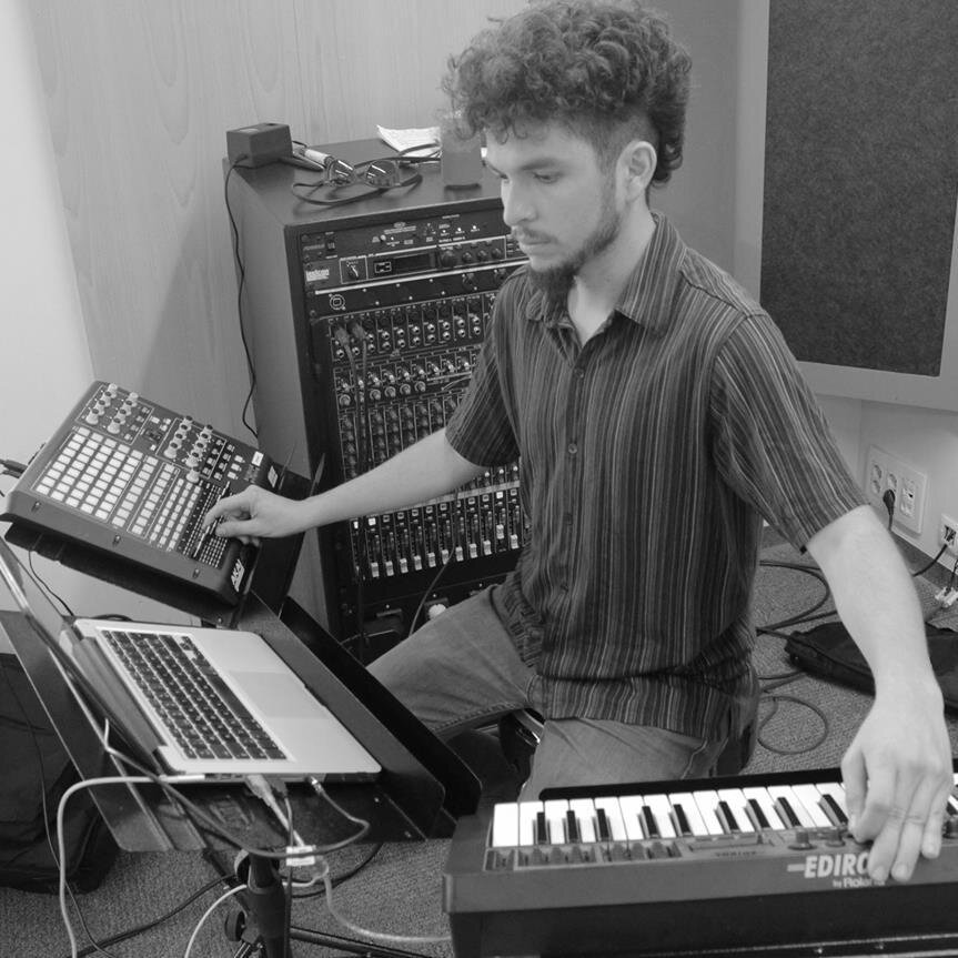 ZION012EC's profile picture. Productor Musical @IZISTUDIOS. @Sudakaya y ZION012 #MUSIC #EDM #DIGITALRUMBASS #DJ #PRODUCER #LATIN #ELECTRONICA #BERKLEEVALENCIA