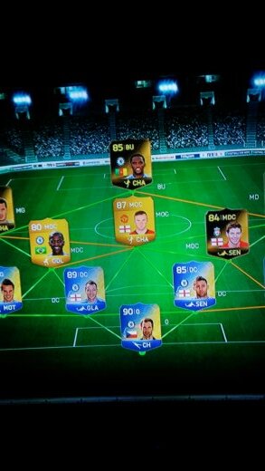 Futworld94's profile picture. j'ai hacké EA haha . Venez créer votre équipe gratuitement  ; )