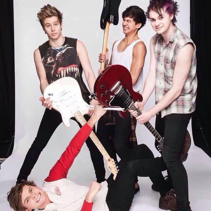 5sosfamily forever.