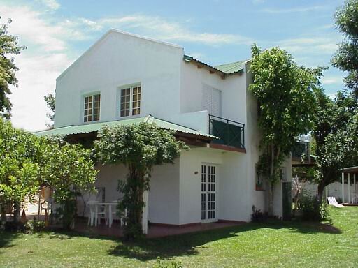 BungLaDaimale's profile picture. Nuestros Bungalows se encuentran ubicados en Colón E. R. sobre la calle Mitre Nº 366  a 4 cuadras del Río Uruguay, 4 cuadras del Centro, 18  del Complejo Termal