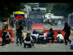 venezolano luchador por un pais cada dia mejor, trabajador y emprendedor proactivo esposo padre y antimadurista antichavista luchando por la libertad de vnzla