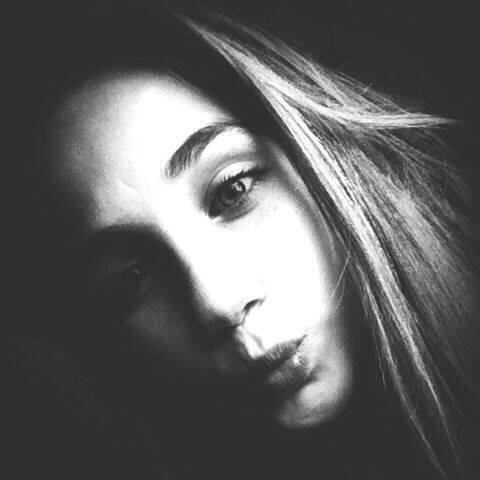 Hi ..! 
I'm Stela.. 'Follow Me and I follow back You  but if U unfollow me And I unfollow you ♥♥