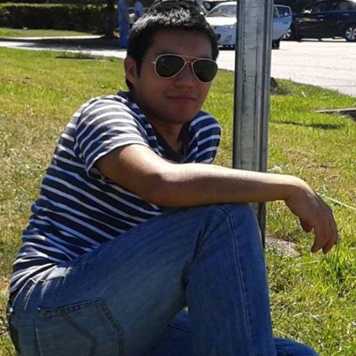28 años
Profesor de matemática  
Me encanta juntarme con amigos.
Colocolino