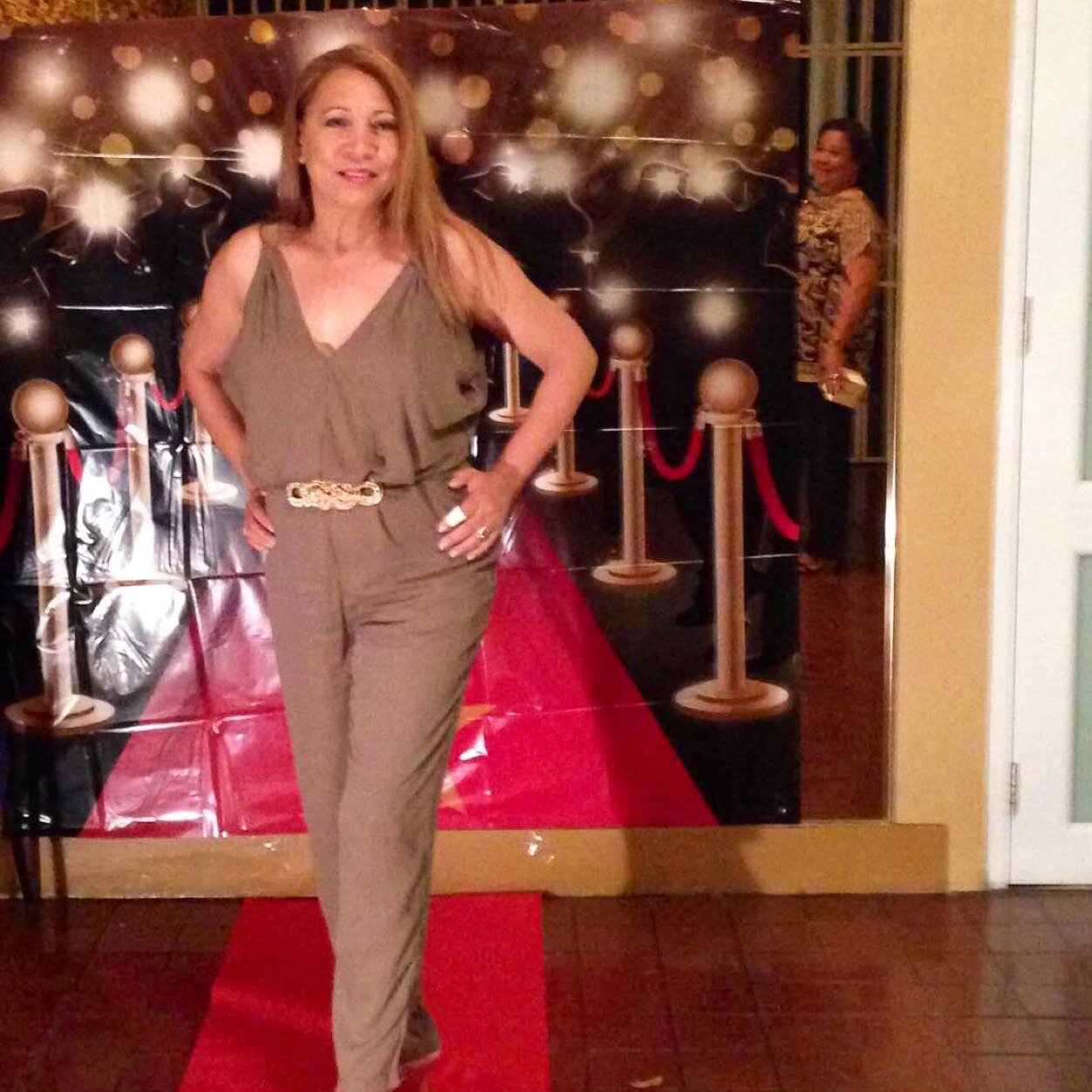 Nací al norte de la Rep. Dom. Egresada de la UCMM. Vivo en Puerto Rico, produzco junto a mi esposo e hijo, el programa Revista 2000 Internacional.