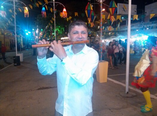 Professor, arte-educador, ator e apaixonado por política.