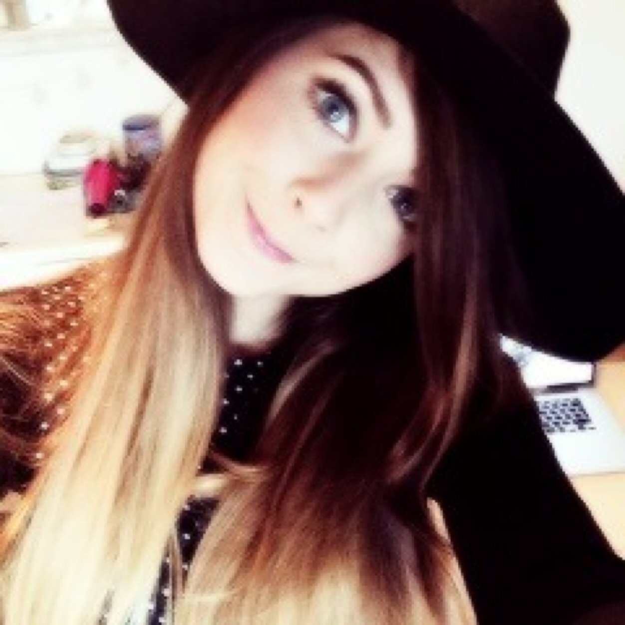 Free follow from : @gabbisaghost  ♡