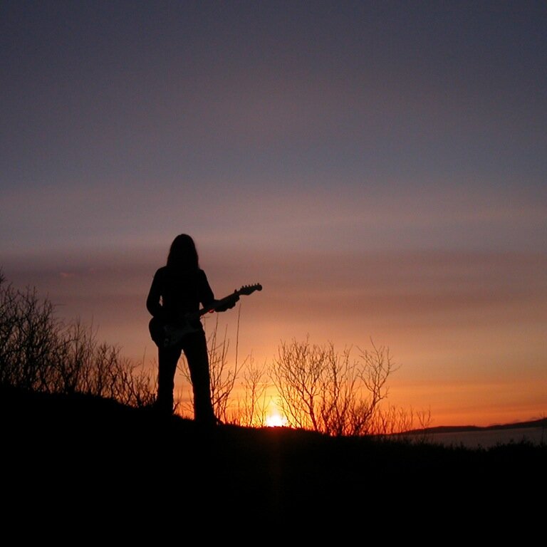 We are an alternative rock band from the North West of England. follow me and I will follow back !!!