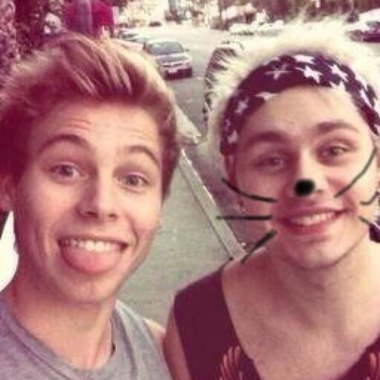 Im Mikey! |kitty hybrid| |unowned| |bi|