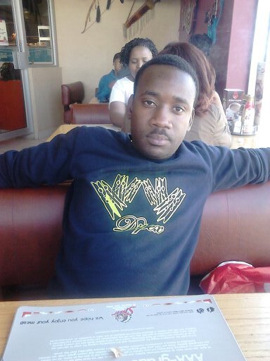 lesego_koyo's profile picture. Go hard !