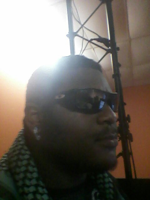 Drunk chicks think I'm cute. White people think I'm funny. People listen to my music. Others pay to watch me fly.