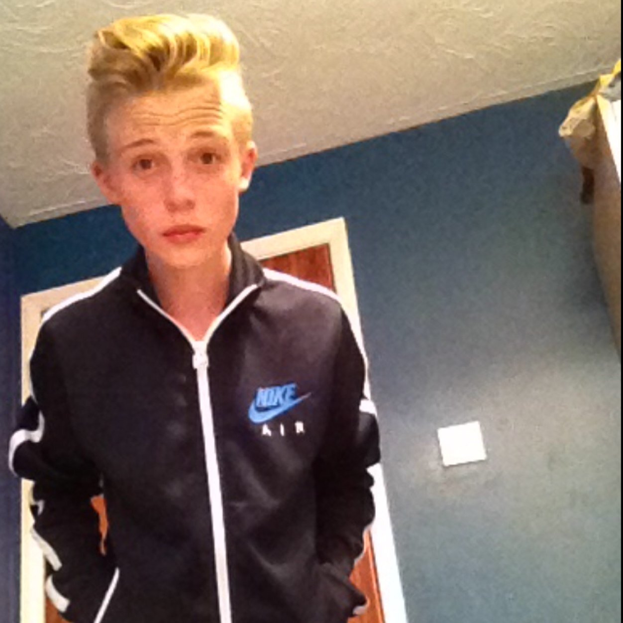 Follow my instagram; Kieran_Prentice, snapchat; itskierann, Aged 14, British, Footballer!