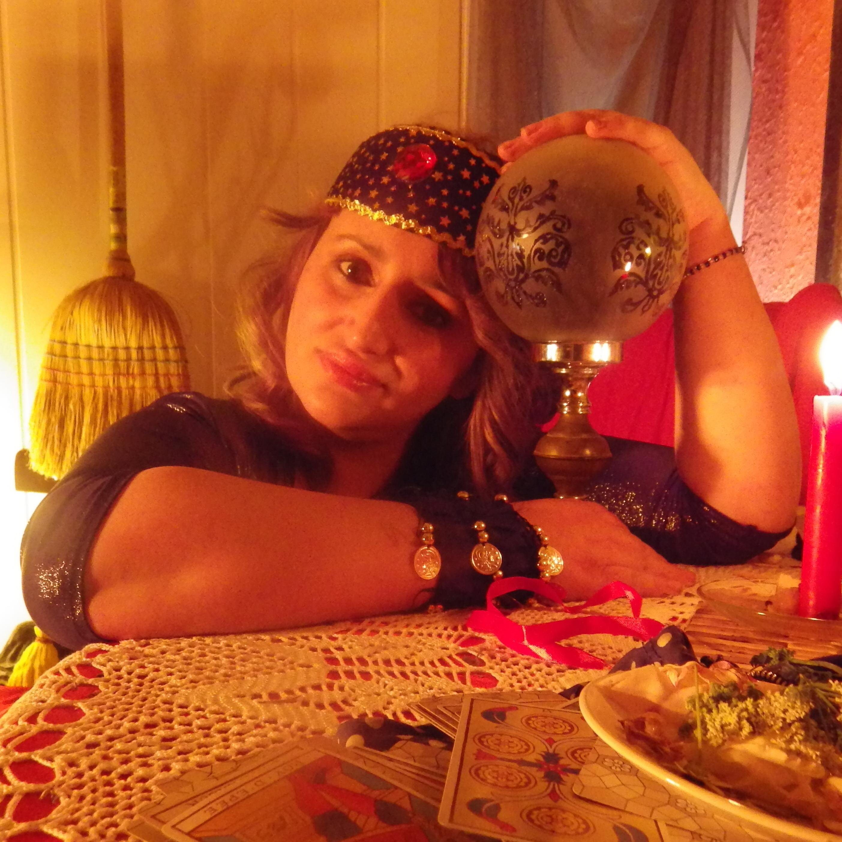 Hechizos y Rituales Magicos Gratis para ti. Tirada de cartas de Tarot GRATIS.. y personal. Déjame tu Pregunta y tu nombre real y te contestaré en cuanto pueda