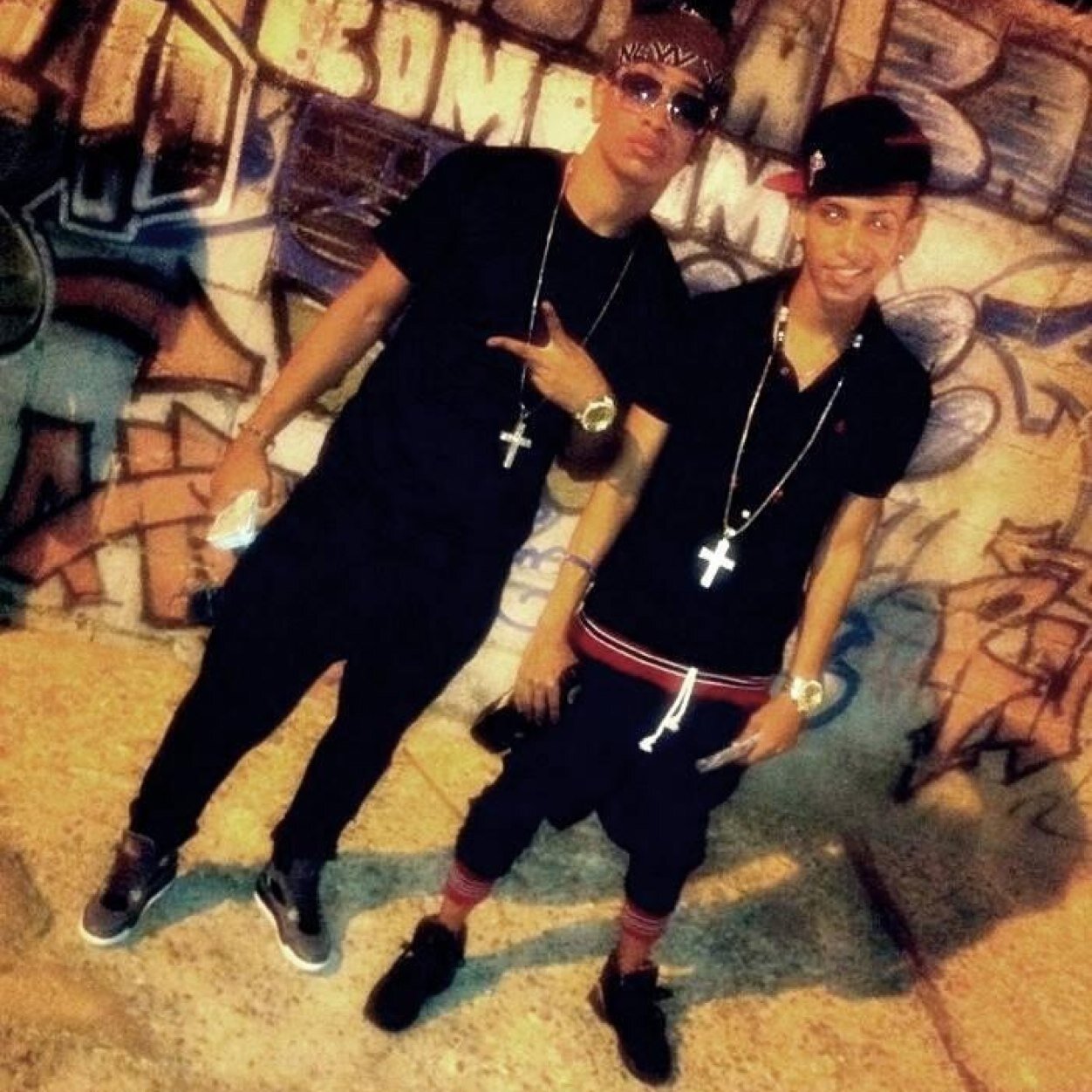 LLEGARON LOS JEFES @Albert06artista Y @Jclanevula #JEFESISTA @Veteranosfans @Nevulosas_ MAS QUE UNA FAMILIA