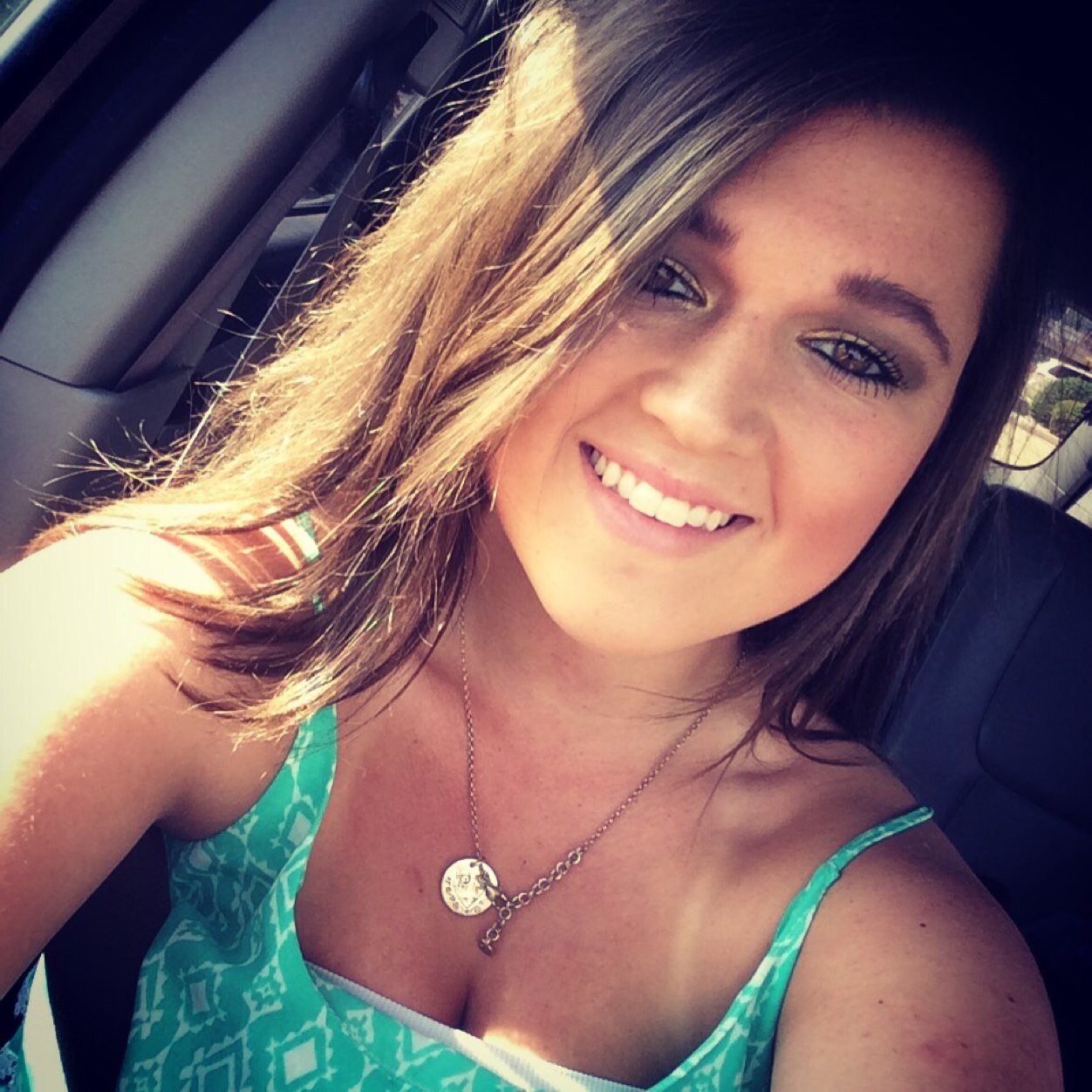 brooke_youngg's profile picture. Life is not the breaths you take, but the moment that take your breath away 
-George Strait