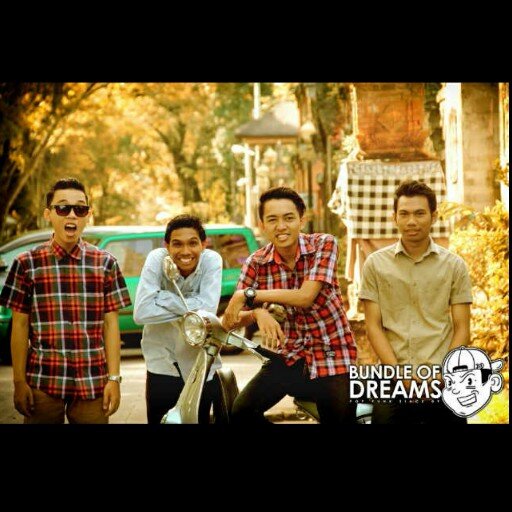 We are Pop Punk Alternative Band from Bali | We Are @DeAriaMamoran , @xYUDHIx , @anggaekawijaya , @idhoBOD | Booking Us  : 08179210293