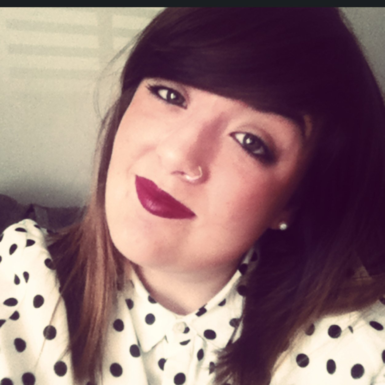 23, fashion design student, total shoe hoarder and marc jacobs fanatic!