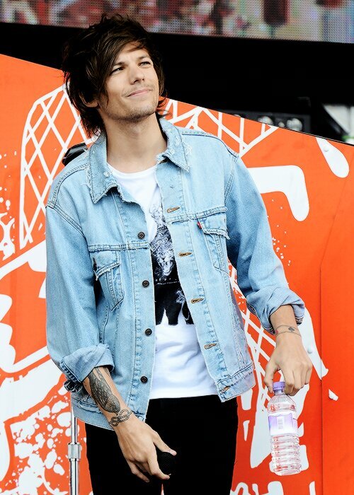 please follow @dipshitomlinson ♥♥