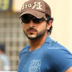 Karemrasel15's profile picture. لاتشعر أنّ الطريق ضيّق؛ حتمًا يوجد آخر، يوجد منحى آخر، يوجد مكان آخر. يوجد شخص آخر، توجد إجابة أخرى، ويوجد يوم آخر.