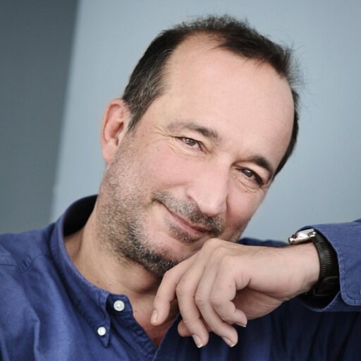 Autobiographie d'une Courgette, et en avril 2017 Le vertige des falaises,  mais aussi L'été des lucioles, au pays des kangourous et Papa et maman sont morts.