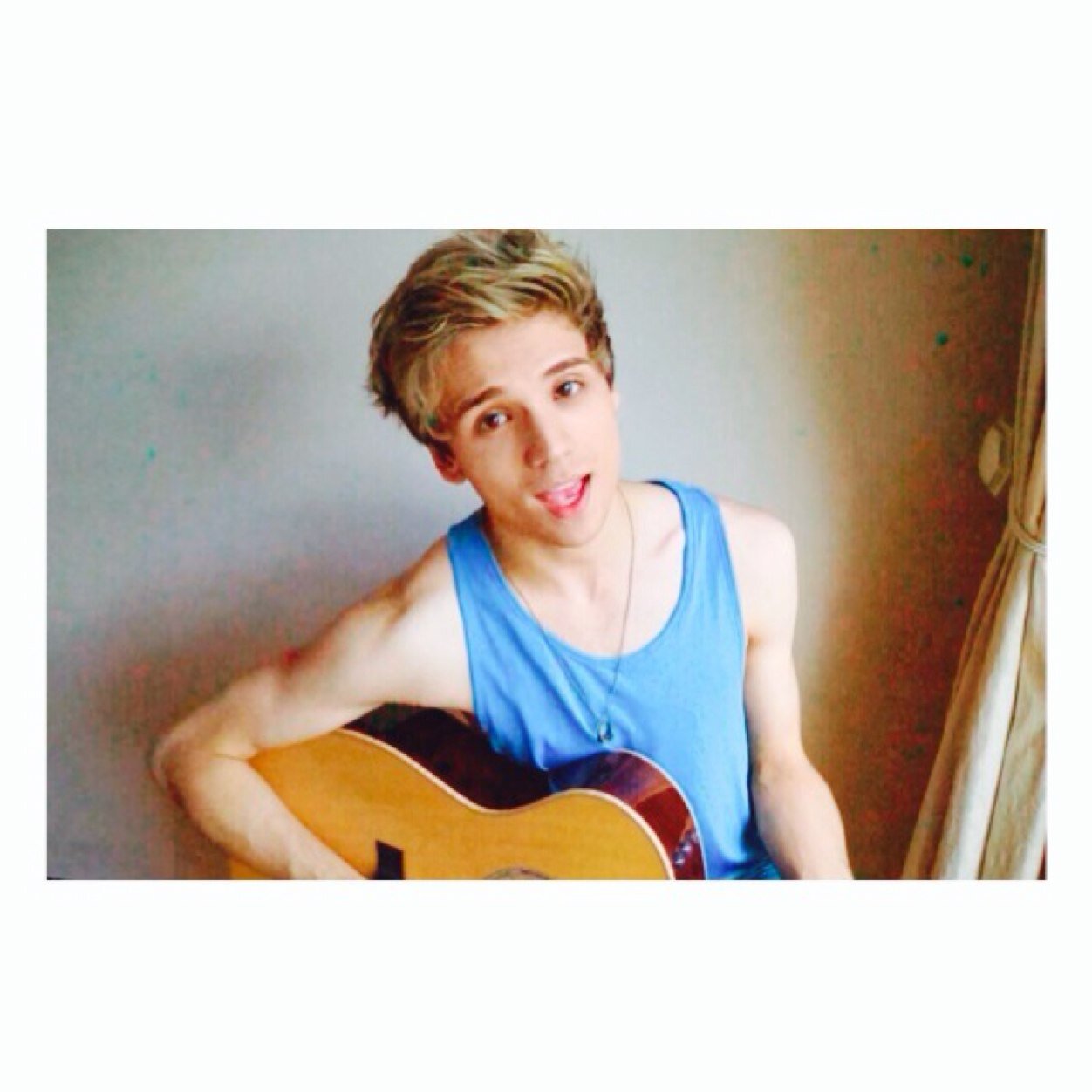 Please dont follow this account, follow @aye_hood!! I will follow you back on there :)