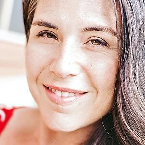 Loving Life & Living Aloha.  
Photographer, Mom, Dreamer, Life Changer.
http://t.co/PTErnxFSz5