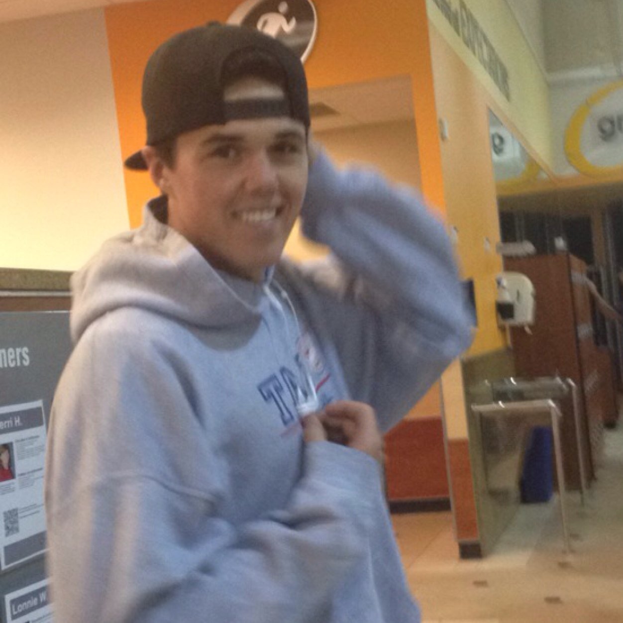 fansofjacko's profile picture. let mi rub you w lightly scented lotion