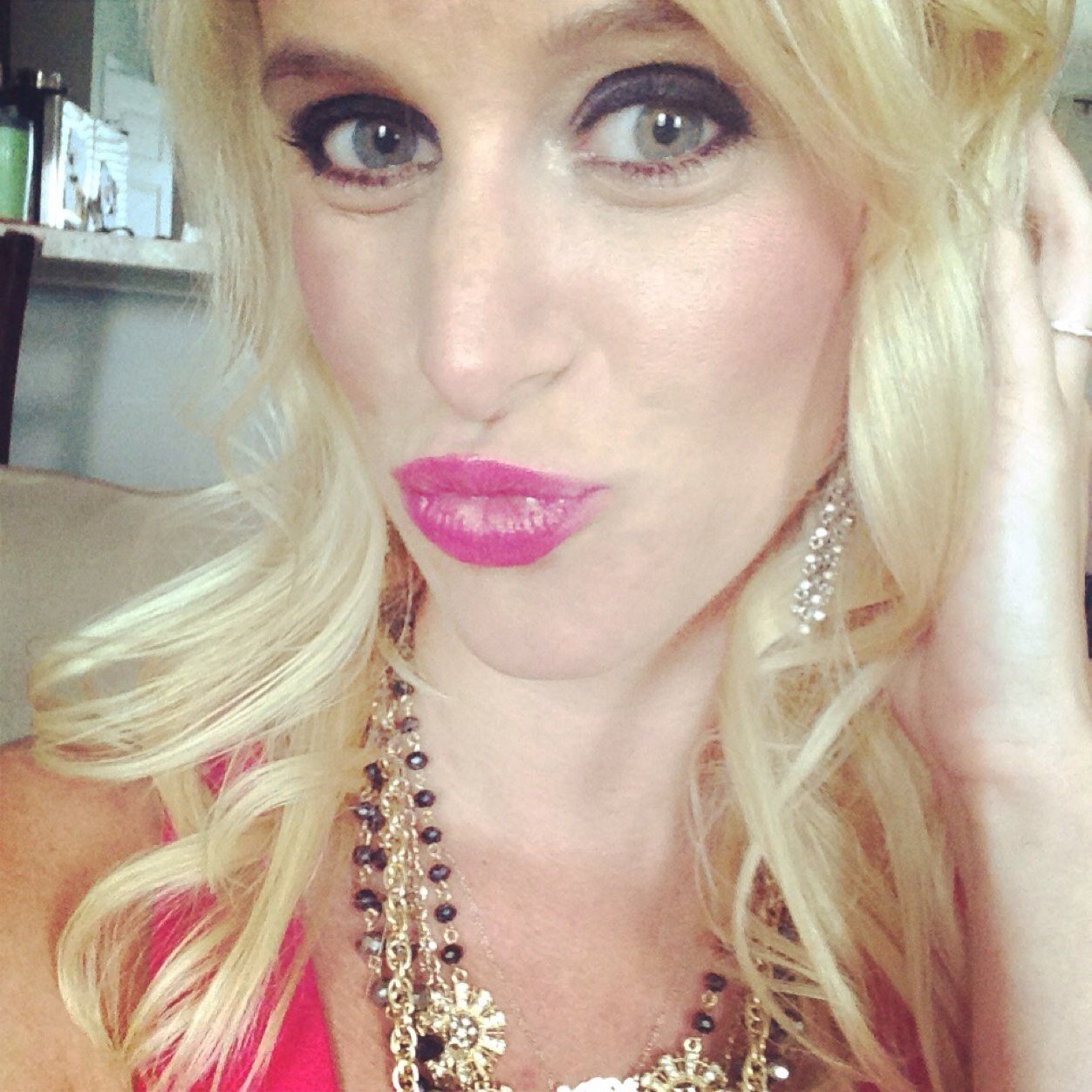 SassyMKdirector's profile picture. Mom blogger of 2 under 2! Southerner. Razorback. MK Sales Director. https://t.co/ZSkDwz73LQ https://t.co/3C6gA2bHac