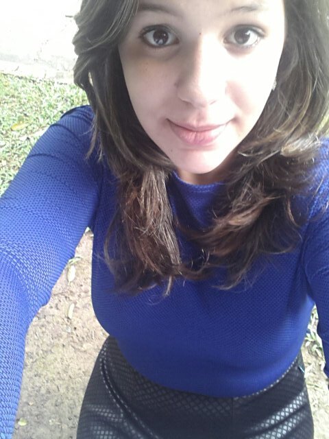 Sou uma menina extrovertida, inteligente e apaixonada pelo meu Deus. Sou twilighters e tiger's e fã de Grey's Anatomy.