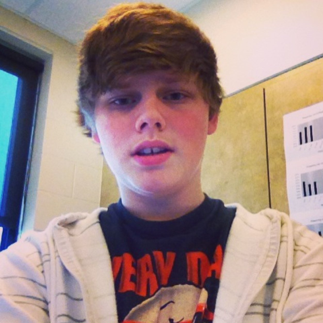 MLG_iHit's profile picture. ✌️Free agent! R & G/Clearout which ever! Looking for a clan!✌️