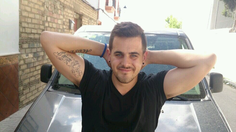 juanchivi91's profile picture. Trabajador en Alestis Aerospace..... montador aeronautico