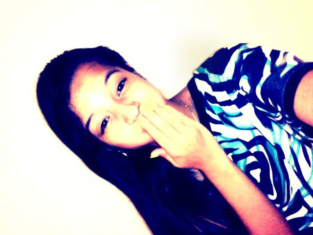 me gusta divertirme .. me gustan los Dj en especial Calvin Harris *--* OMG.. soy buena persona3