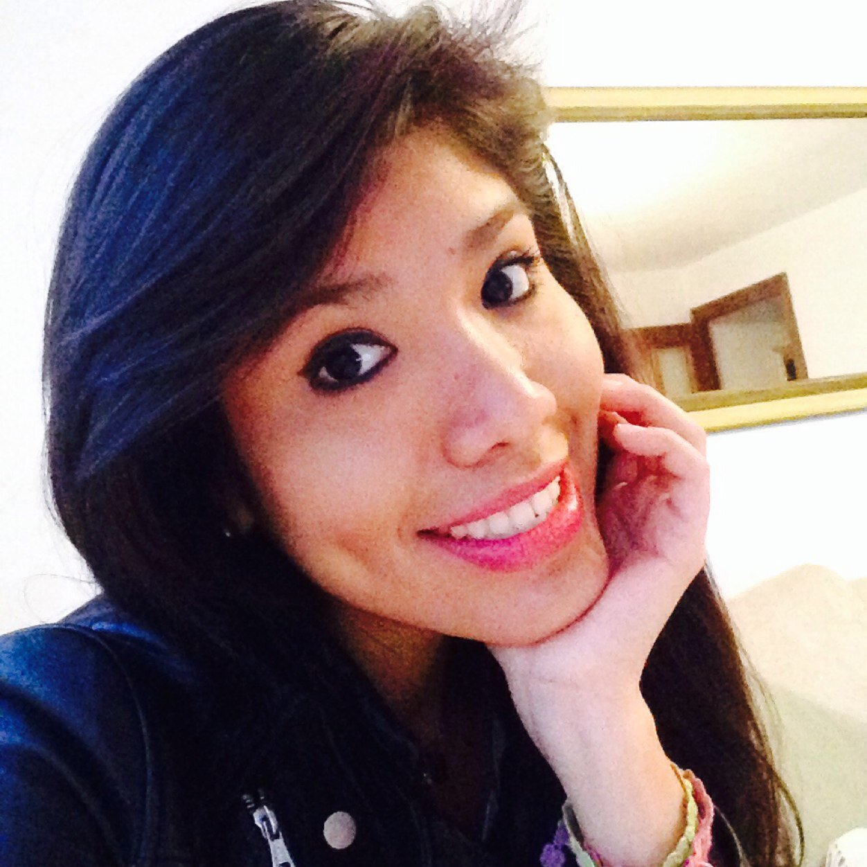 romiskickass's profile picture. Orthodontist. Best friends. Gin and tonic. Beer. Teeth. Music lover