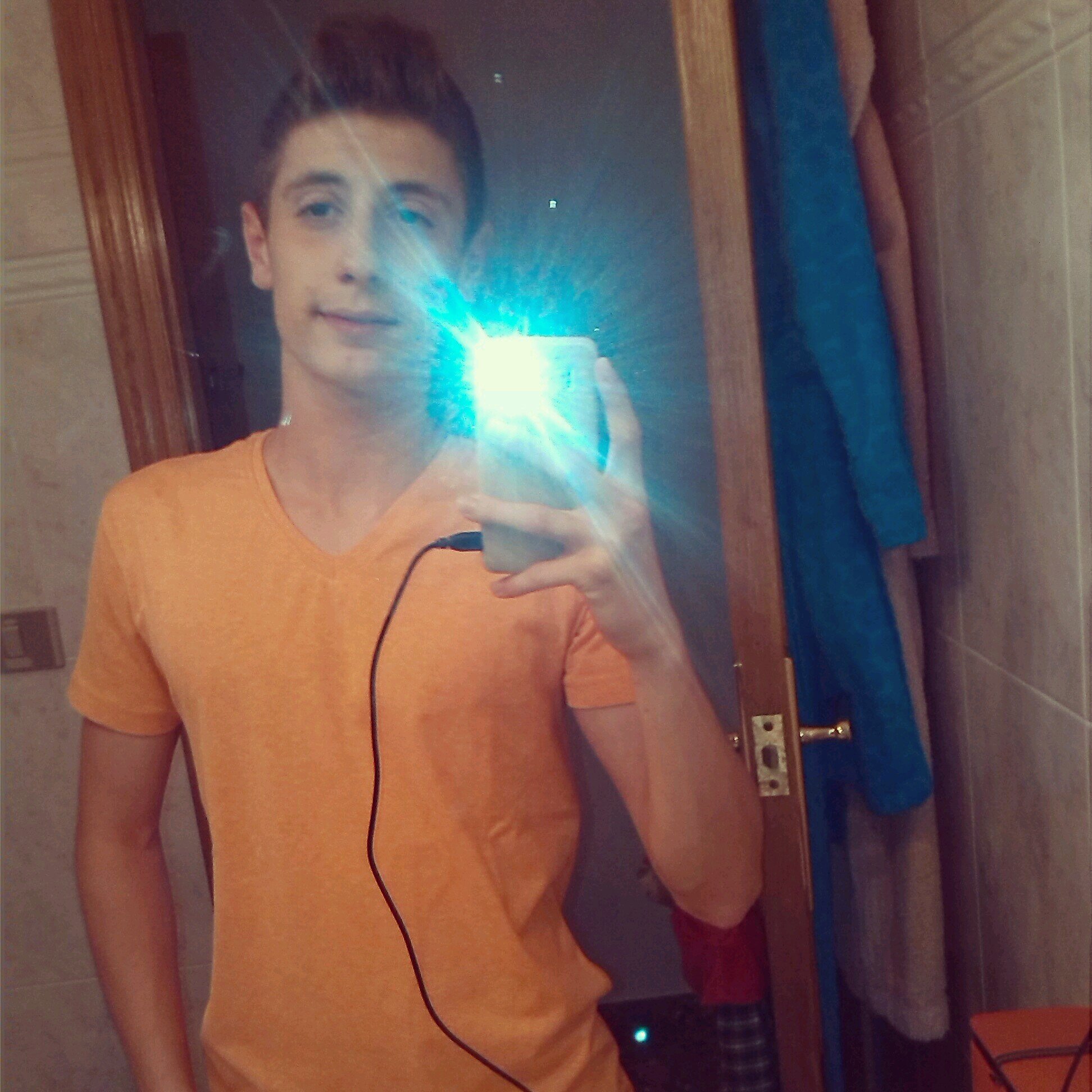 dando guerra desde el 98 (: vive a lo loco que lo bueno dura poco (: instagram:Naachoo98