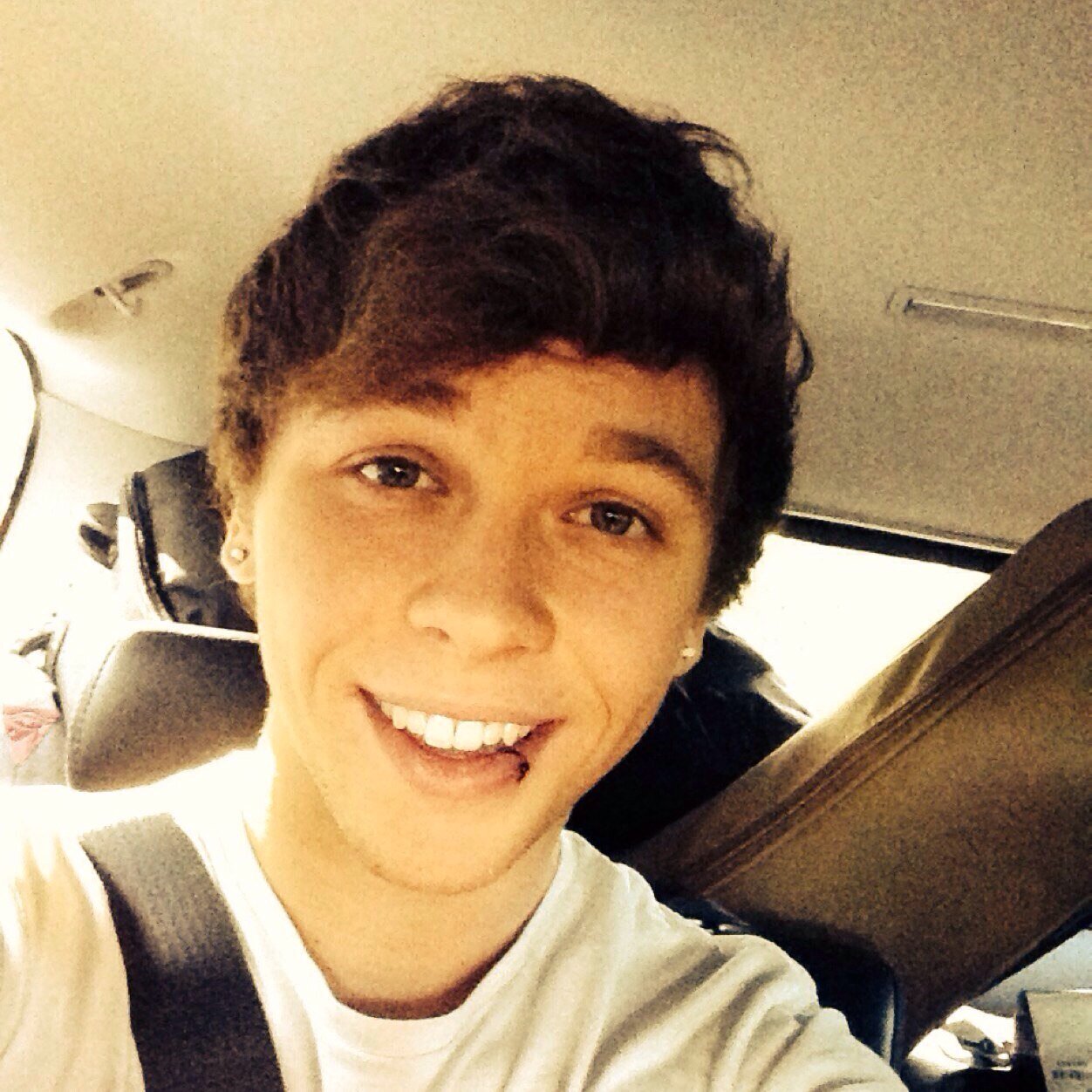 emblem_saved's profile picture. @keaton_xo