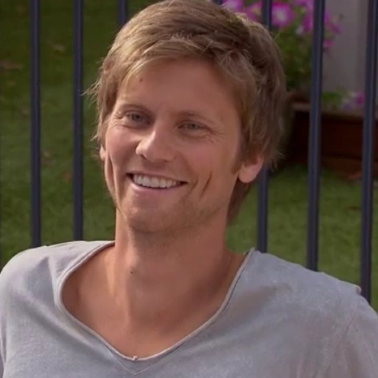 UK Fan Page for @timphillipps aka #danielrobinson on #neighbours ... made 14/05/14